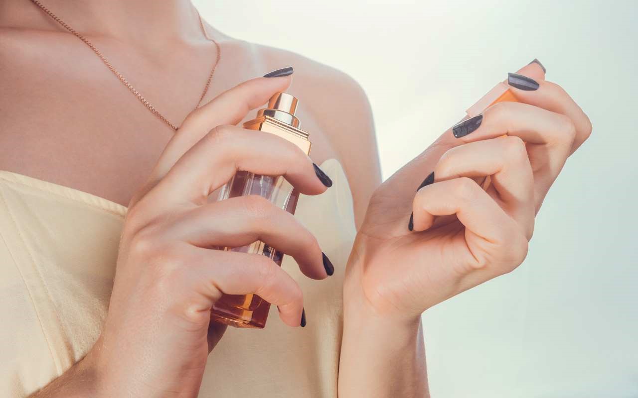 Ciężkie i lekkie perfumy – kiedy je wybrać?