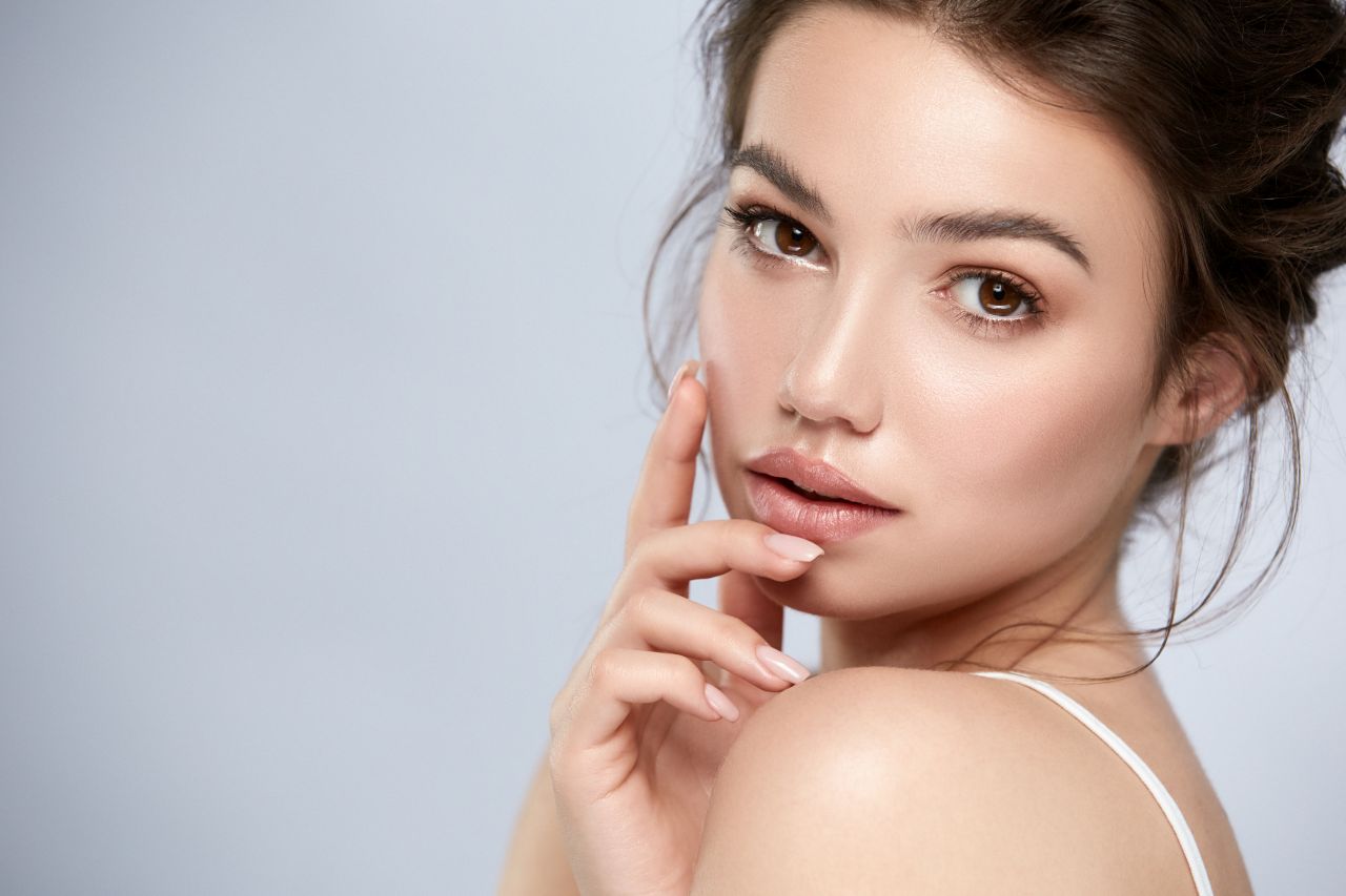 Jakie są zalety kosmetyków do pielęgnacji skóry twarzy?